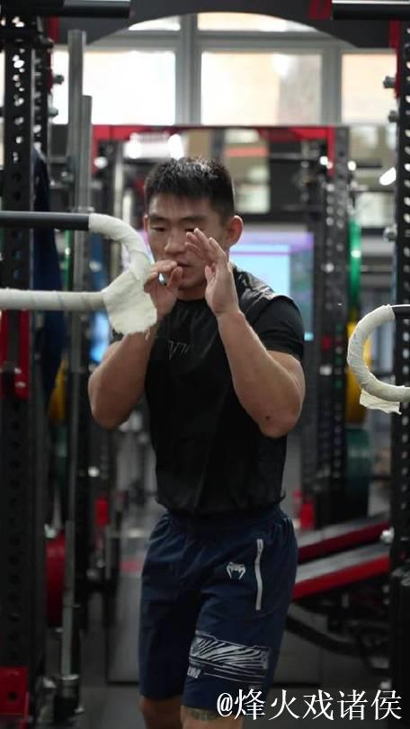 宋亚东-KongfuKid备战期高强度体能训练,焕发最佳状态! 宋亚东-KongfuKid备战期高强度体能训练,焕发最佳状态!